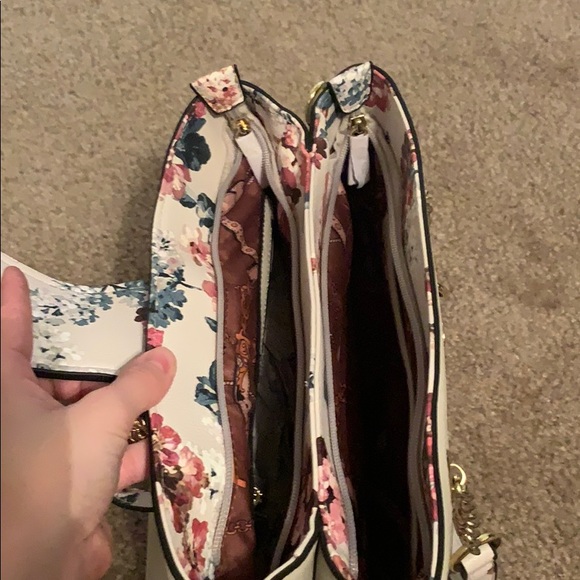 Purse - Picture 2 of 3